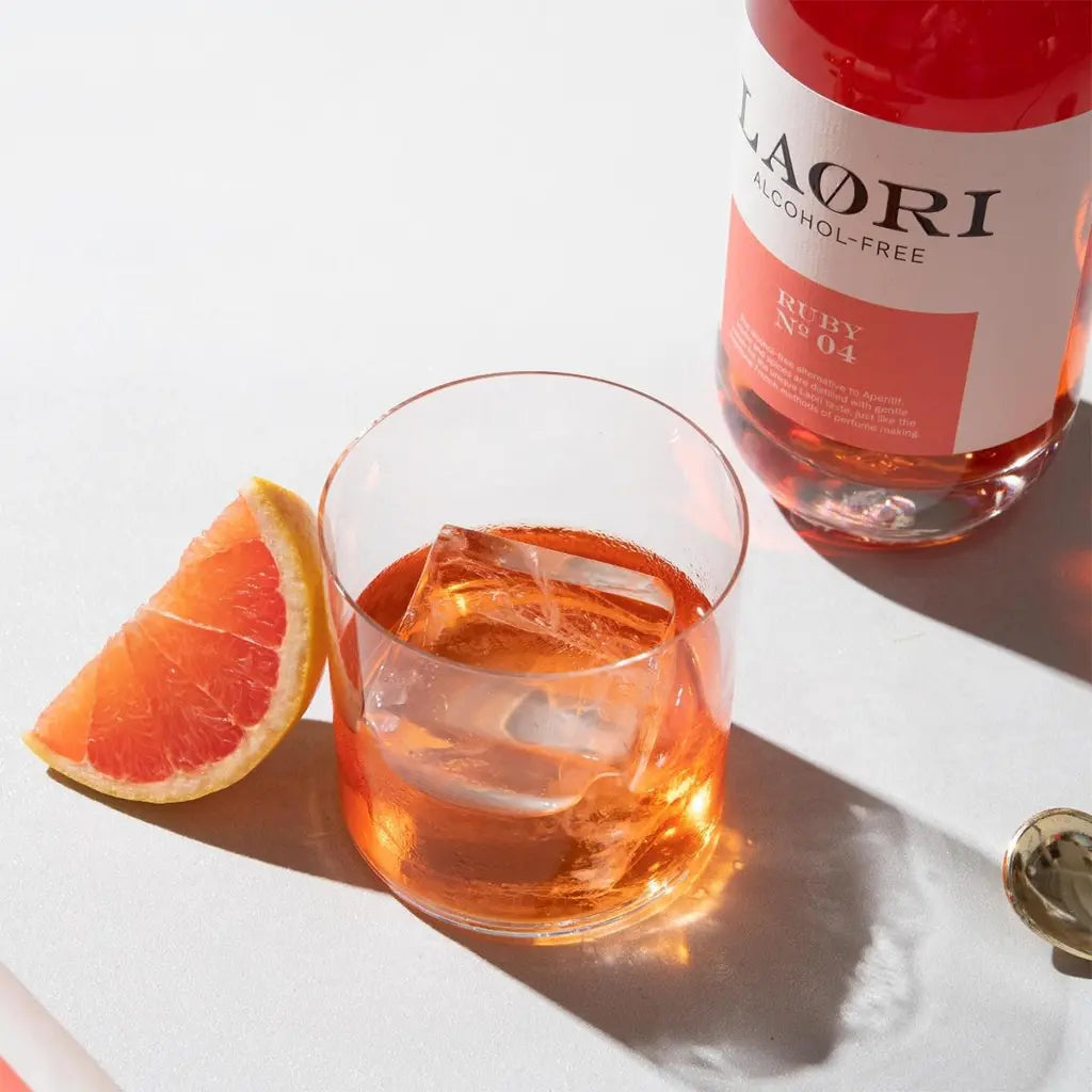 Der alkoholfreie Aperitif Ruby von der Marke LAORI aus Berlin. 
